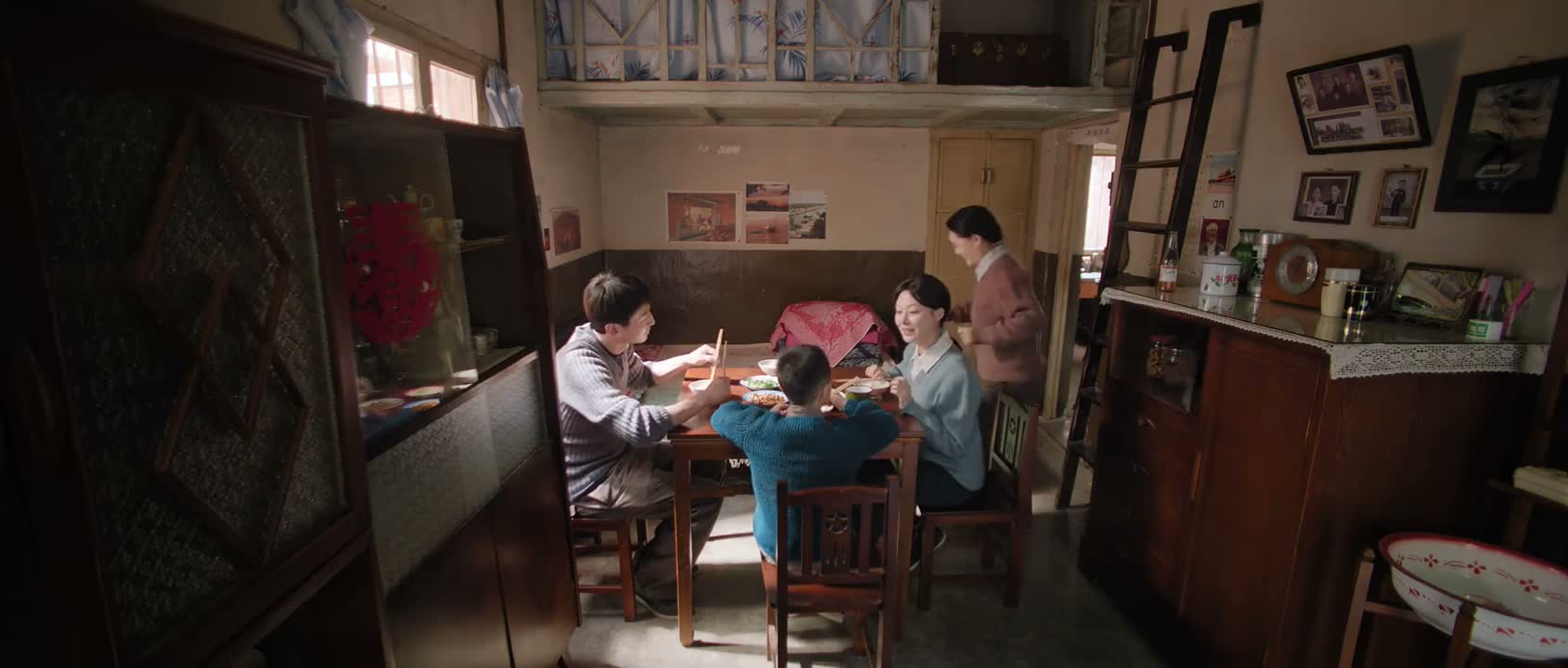 大过年的还能亏待你啊