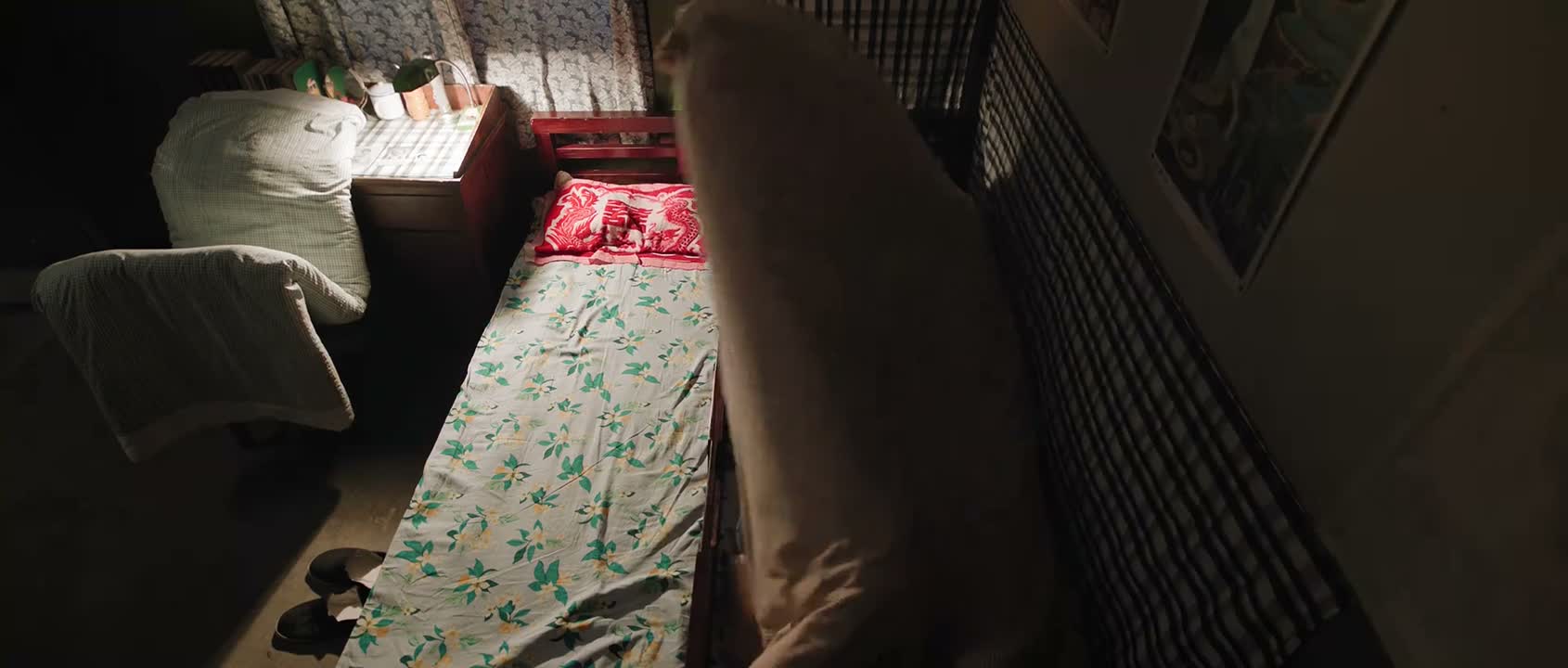 烦不烦啊 你压我头发了