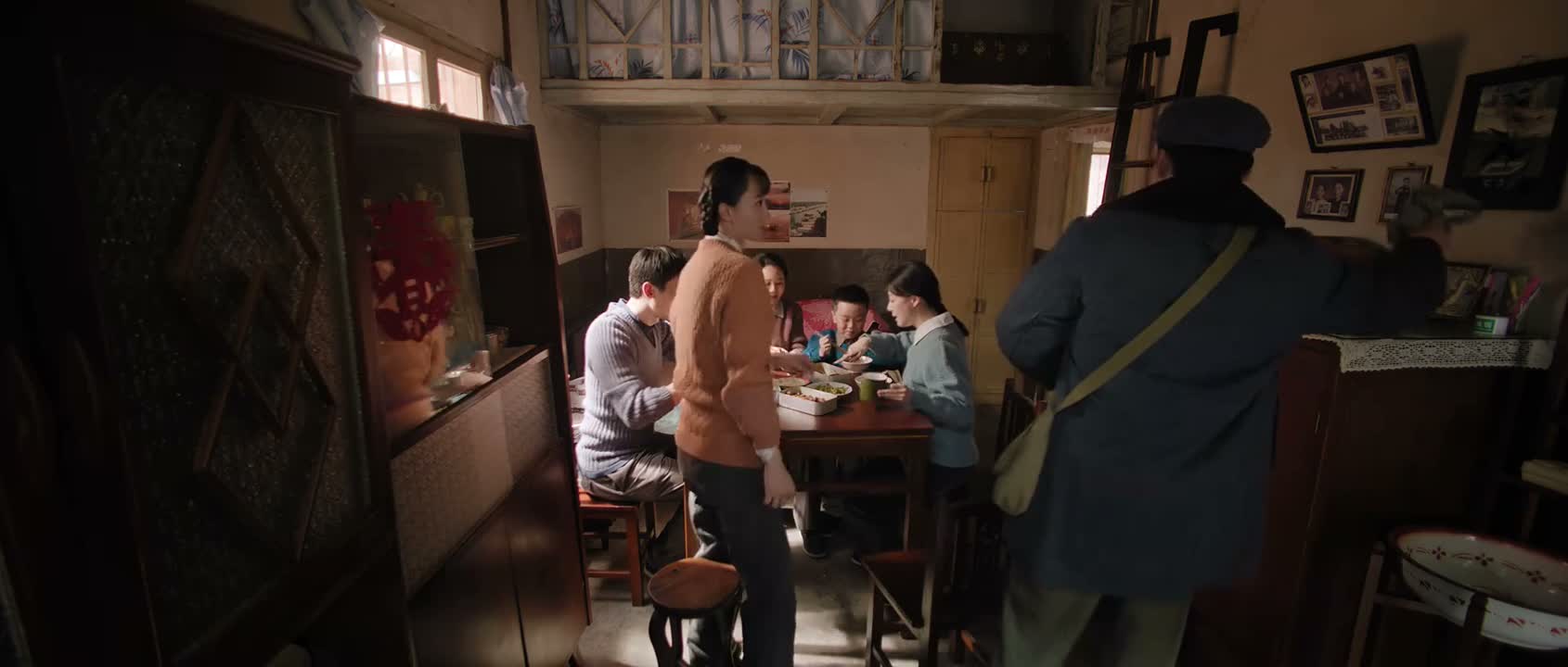 夹 想吃什么夹什么 来 吃啥