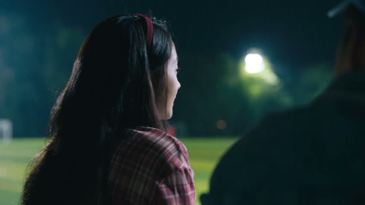 然后你就追着追着一抬眼