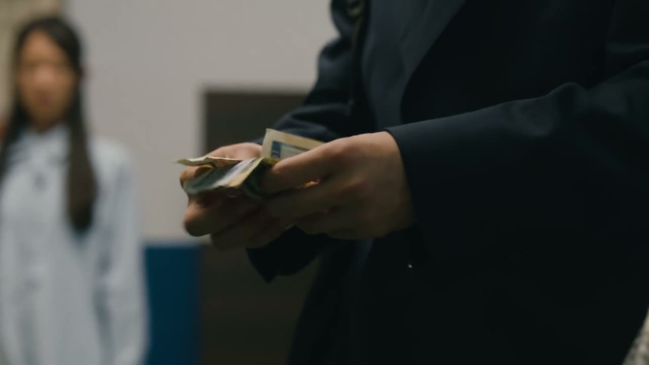 是不是得把钱给平摊一下