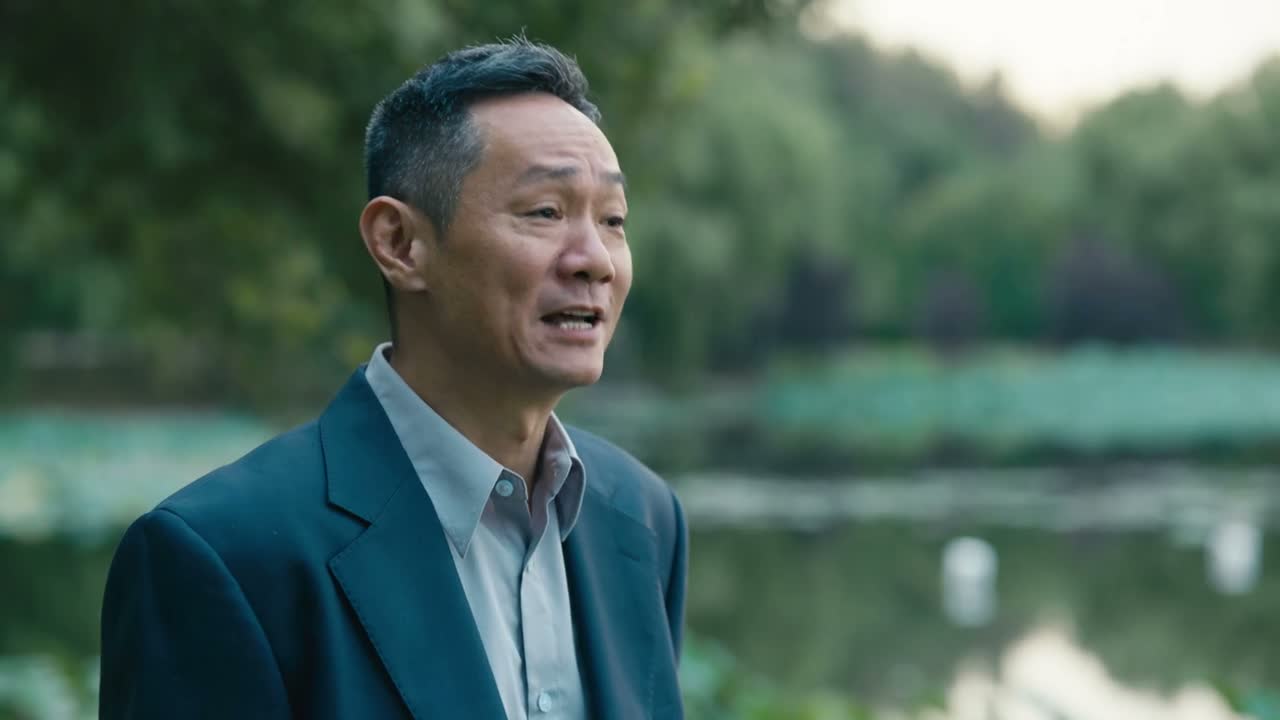 也不跟你严叔叔打个招呼啊