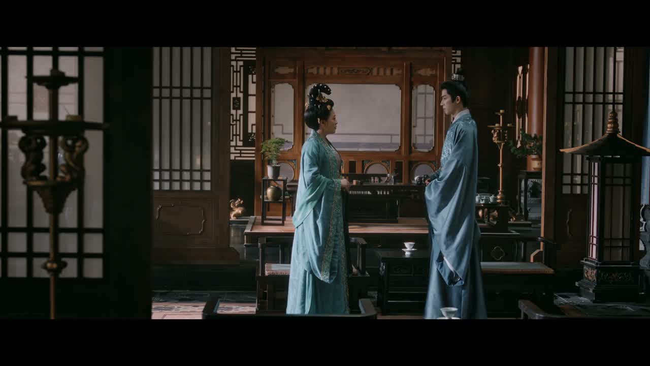 - 见个面你再回去吧 - 不必