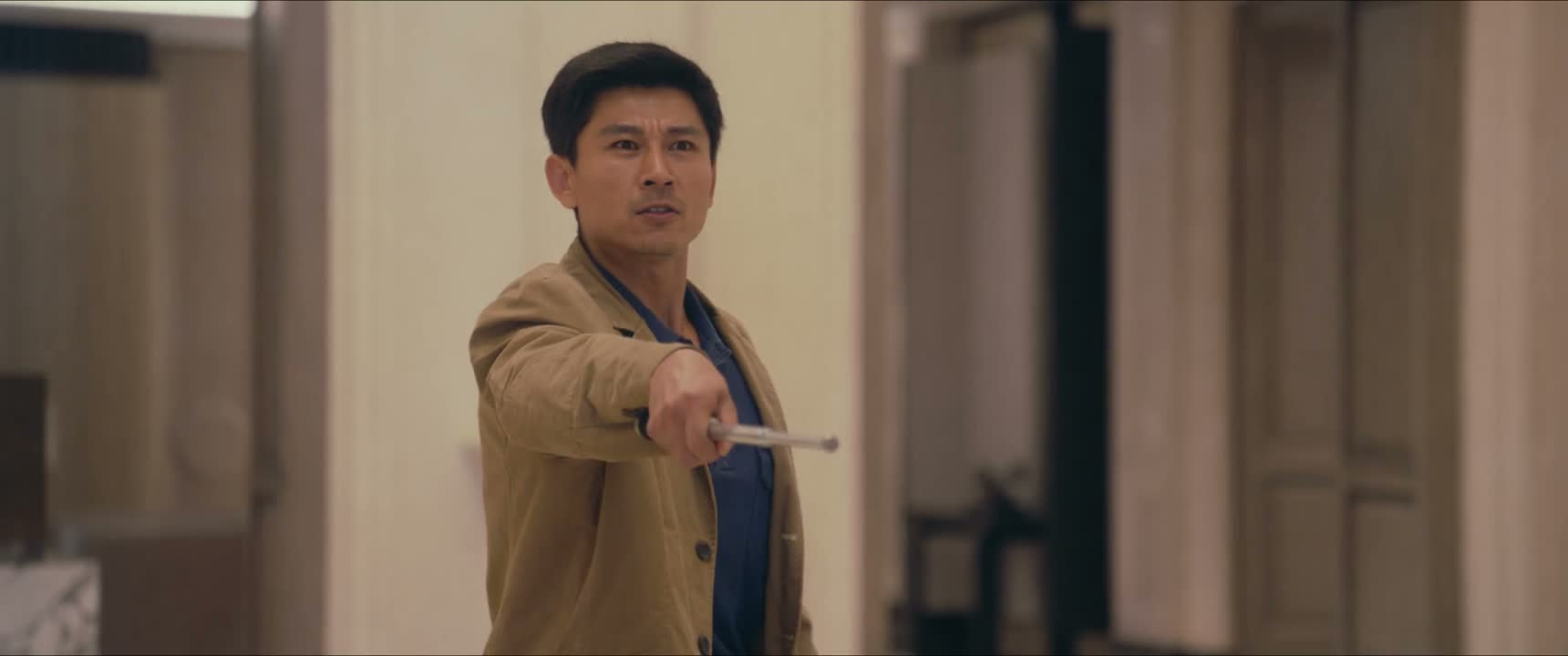 警察你就能私闯民宅啊