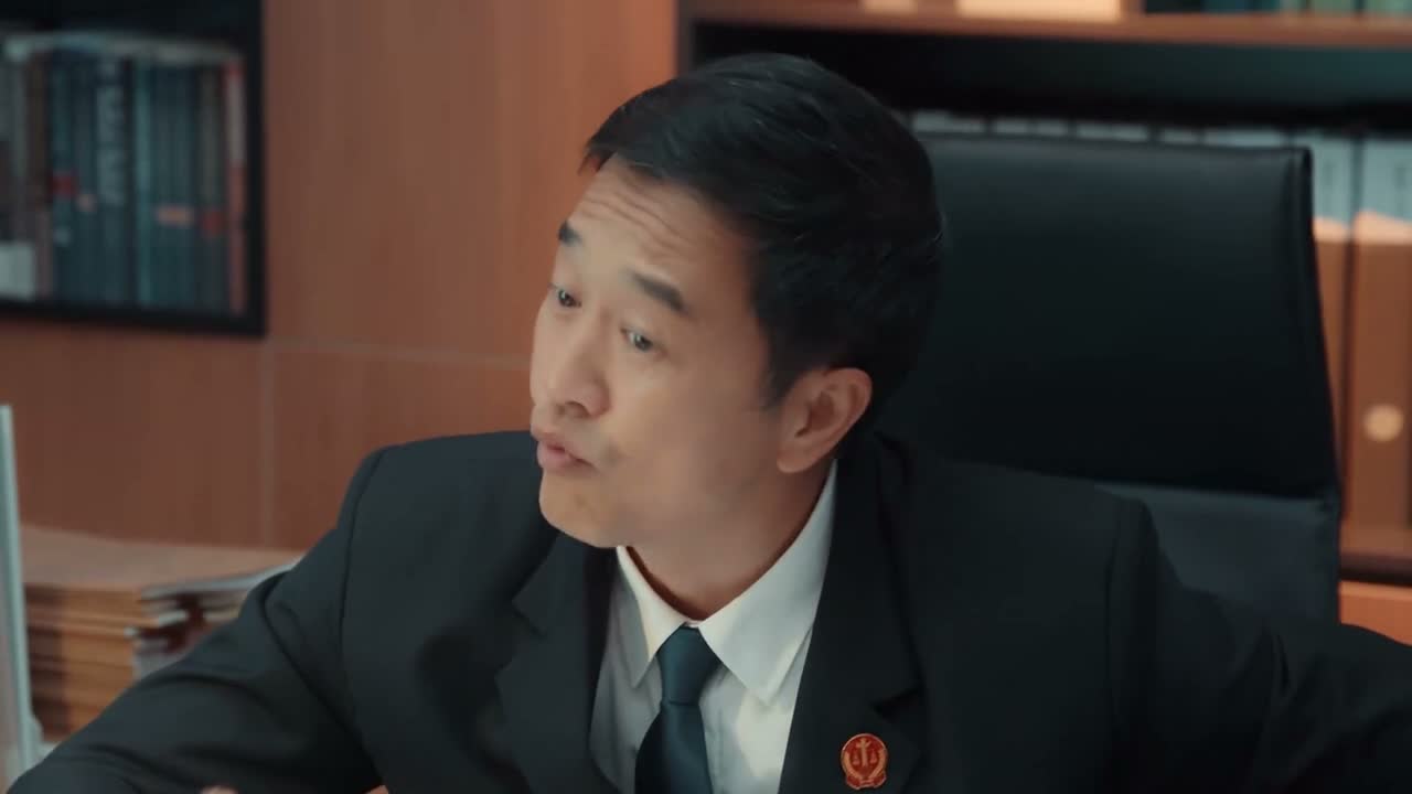 可着劲地诬蔑诋毁人家