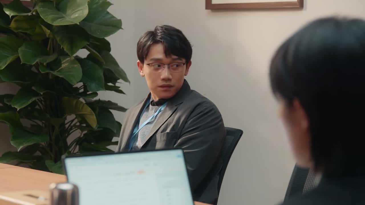 有什么不能掰开了揉碎了说的呀