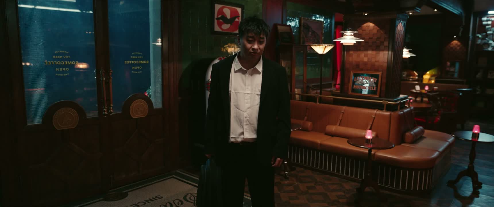 将我的工牌摘掉 这样