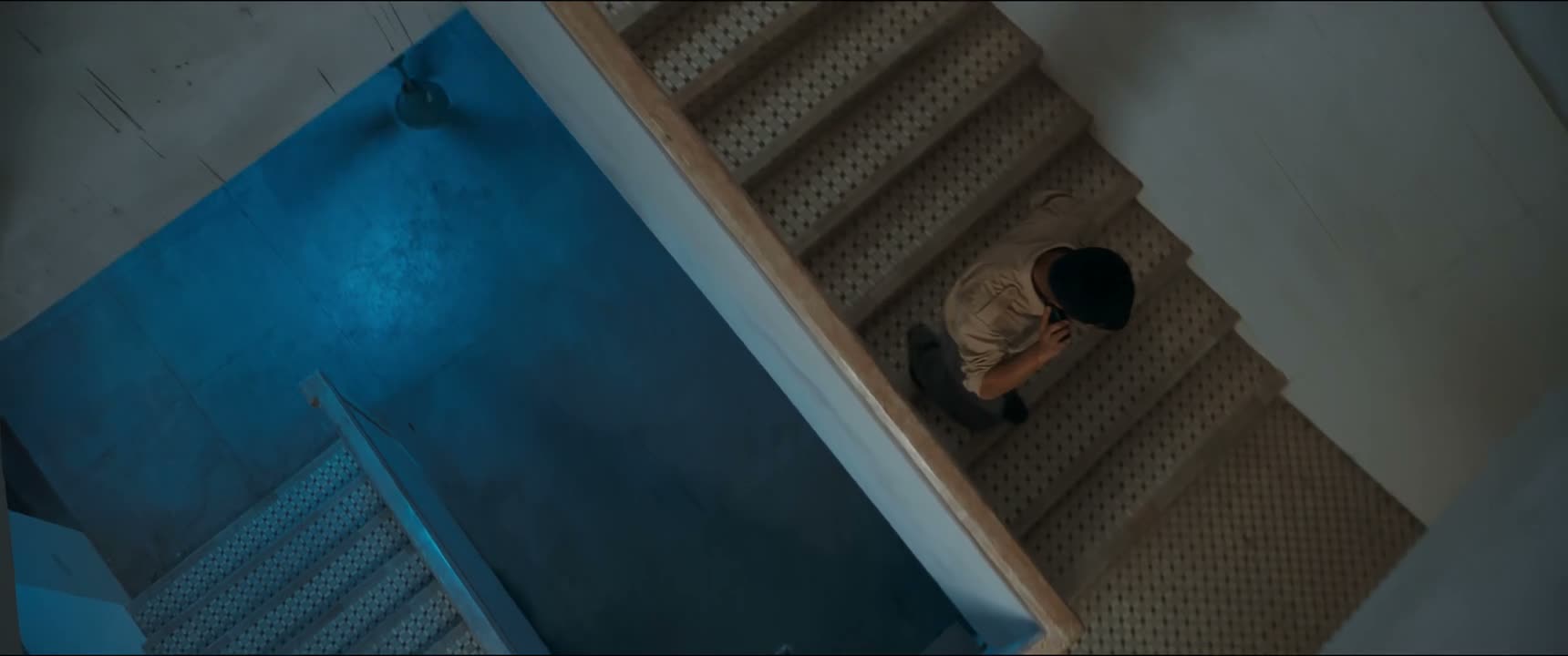 接电话你个死刀仔