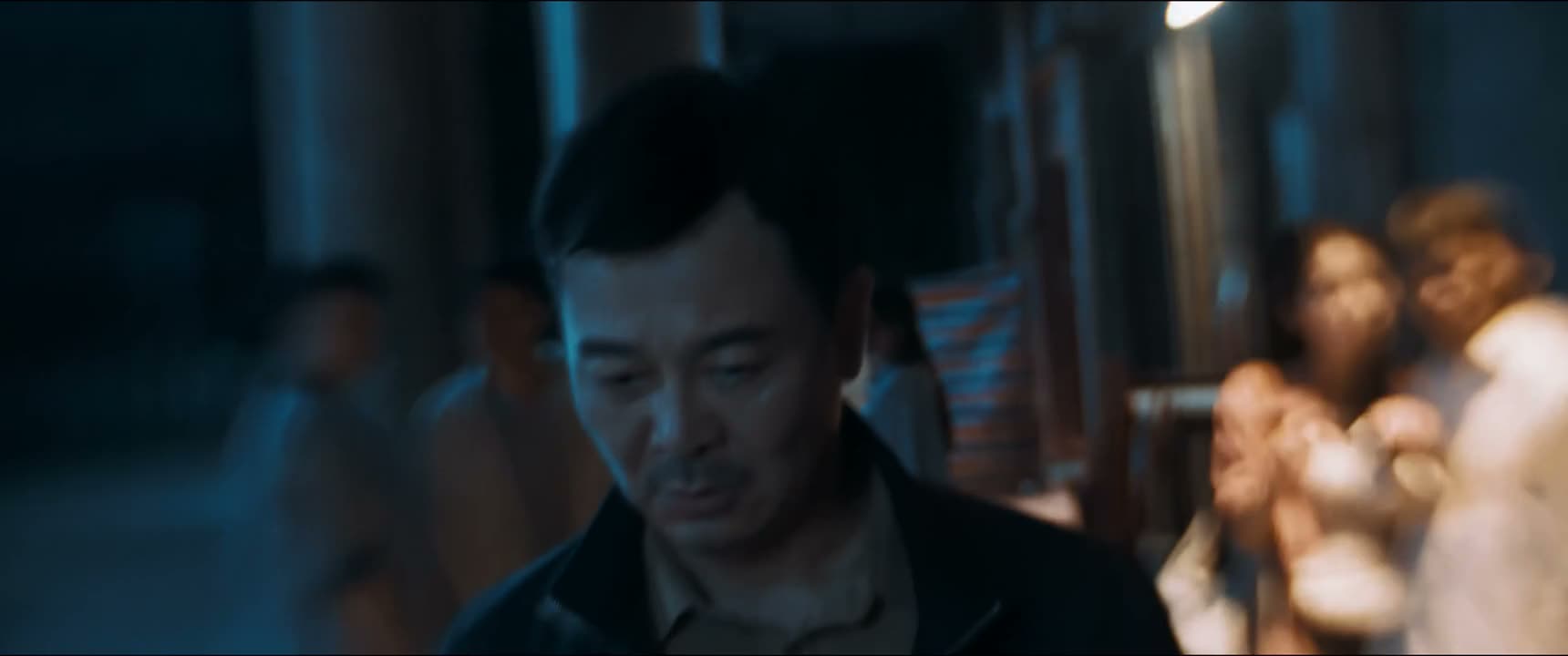 他就是个人渣 可不是嘛
