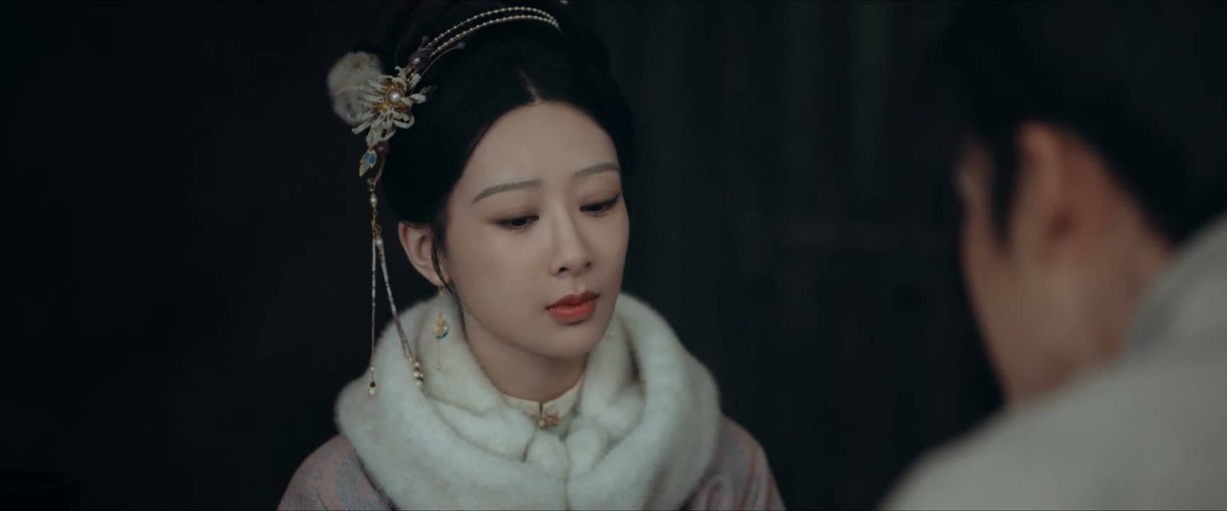 她一直隐姓埋名