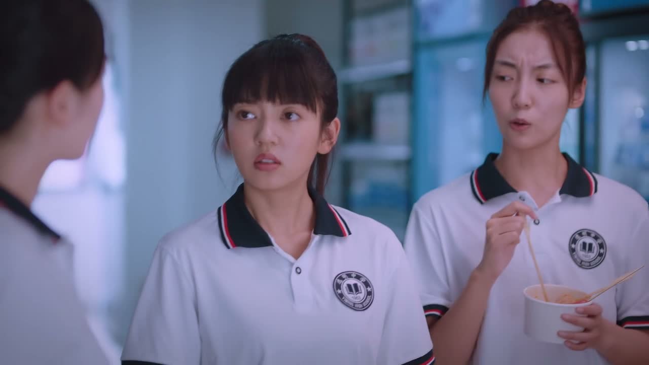 好像也不姓李啊