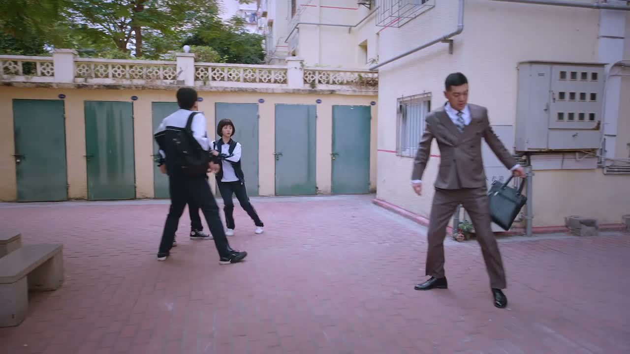你来我家干什么 滚