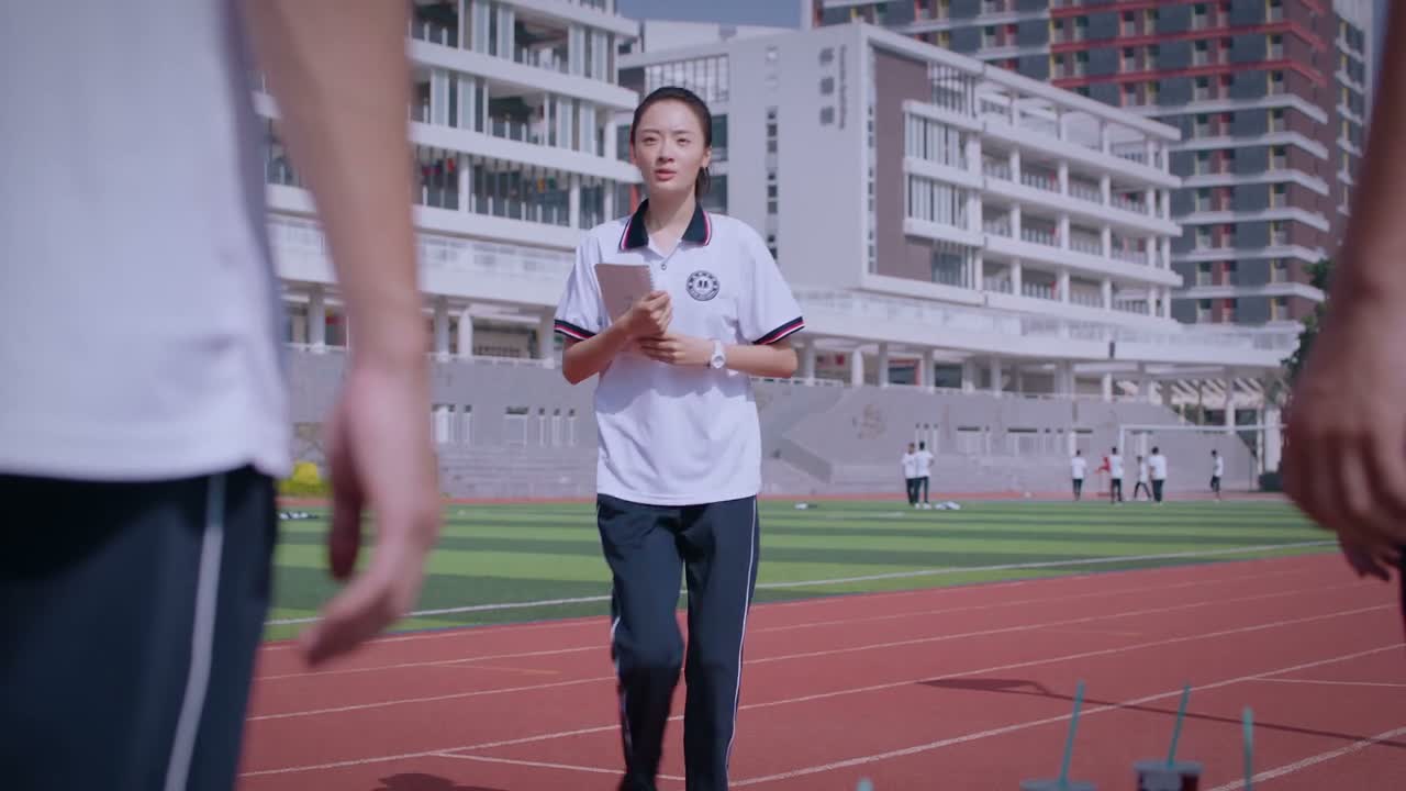 学长 贺子秋干吗去了