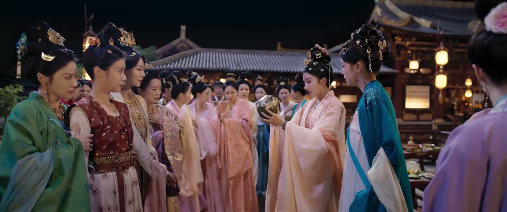 应该是它身量还小的时候