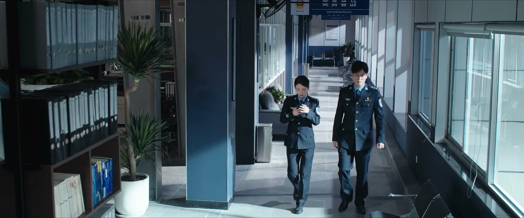 看来他对你不错 你还挺服他的