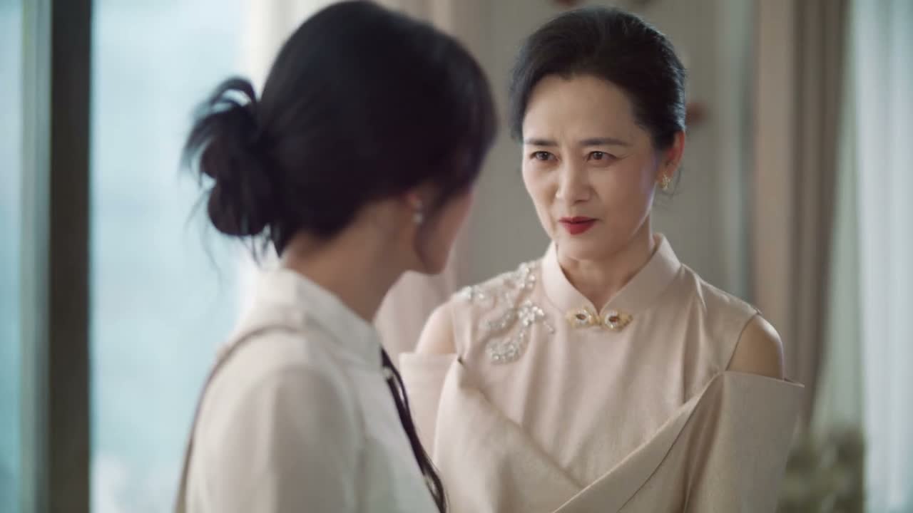 他喜欢热闹 乐意得很呢