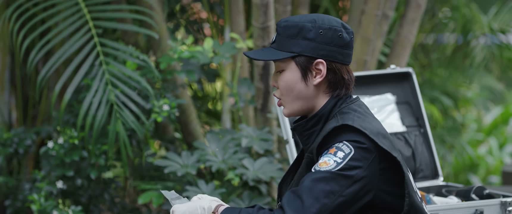 还是偷出户口本结的婚