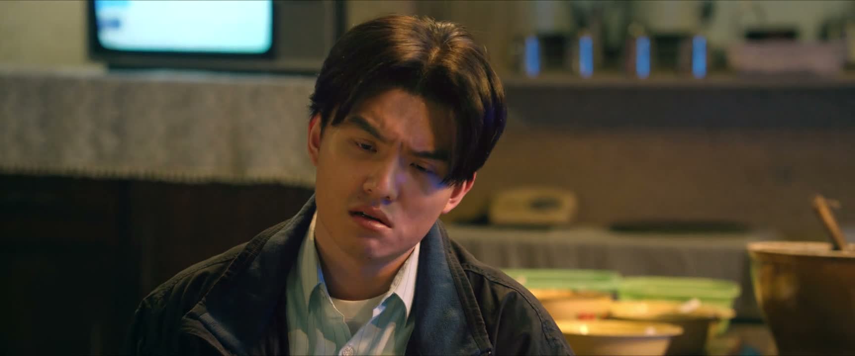 她好像有很多心事