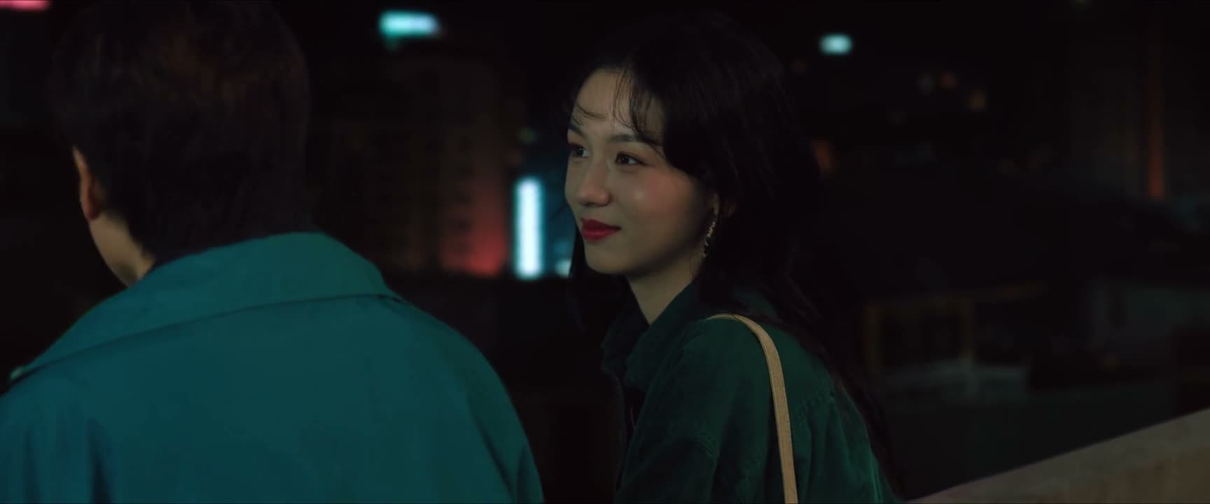 她就已经梦想闯世界了