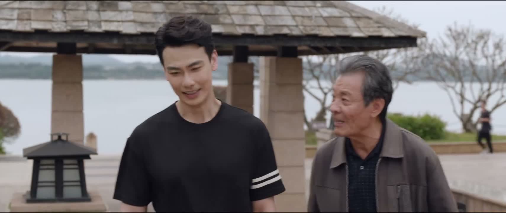 她啊 在大公司工作