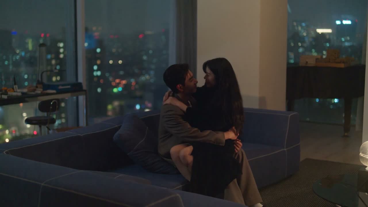 那你现在 能借我睡衣了吗