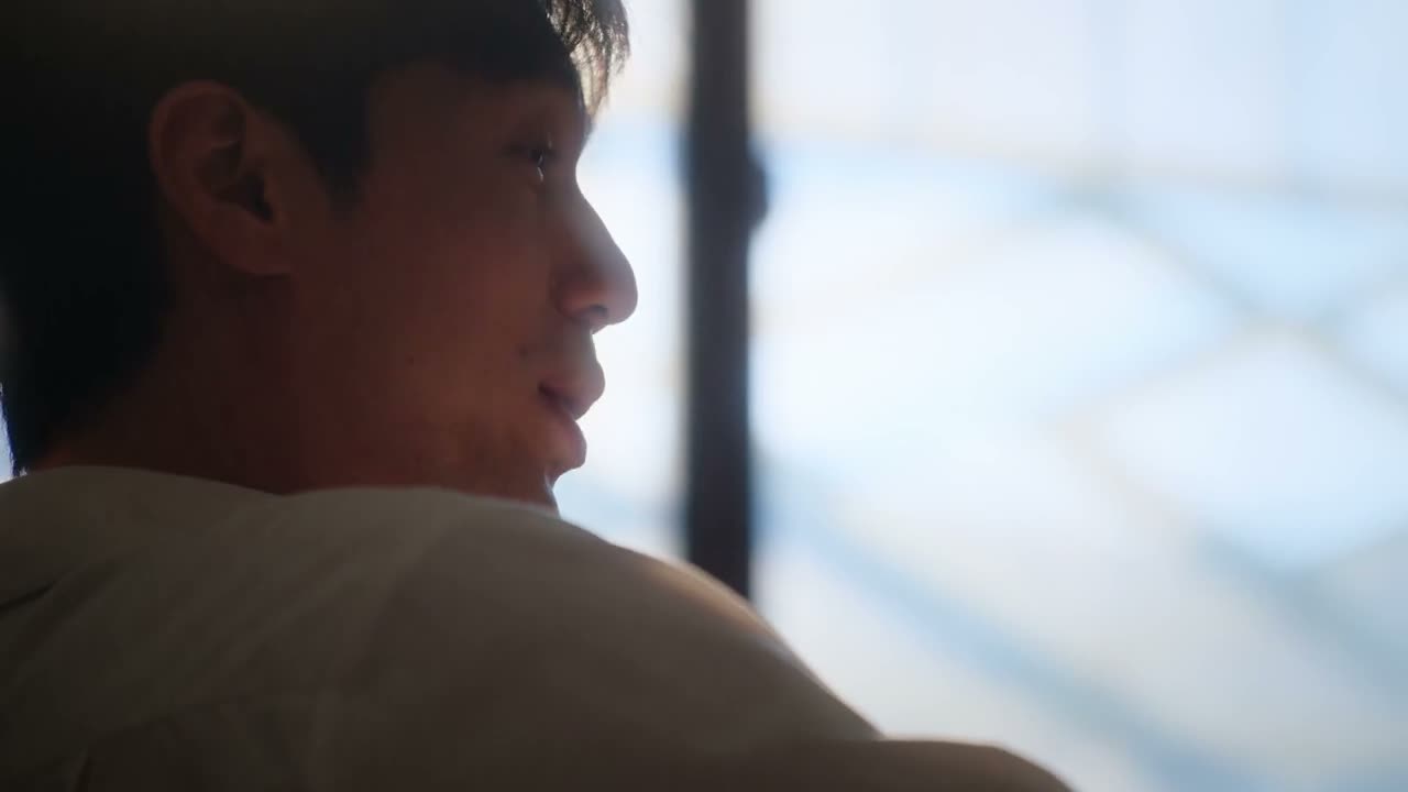 她不想联系呗
