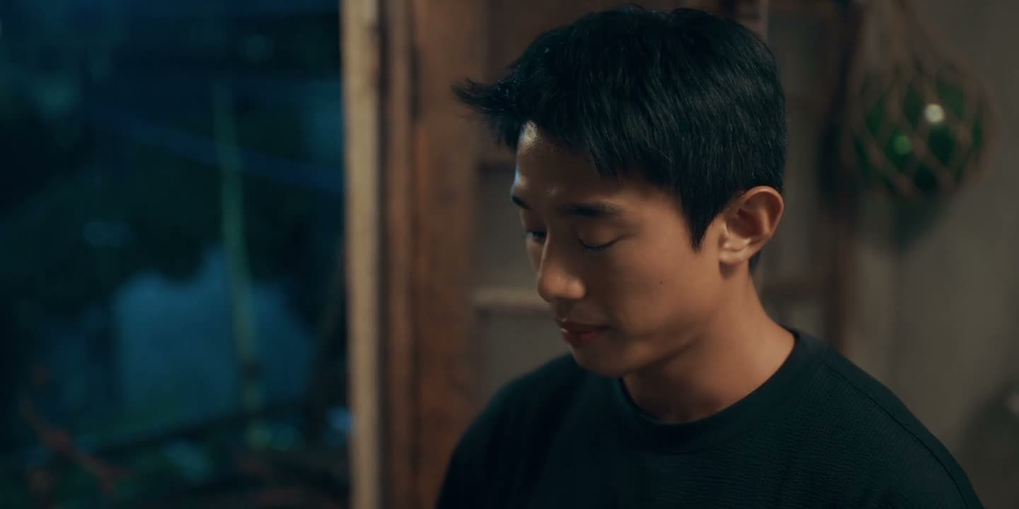 帮我把这个转交给他