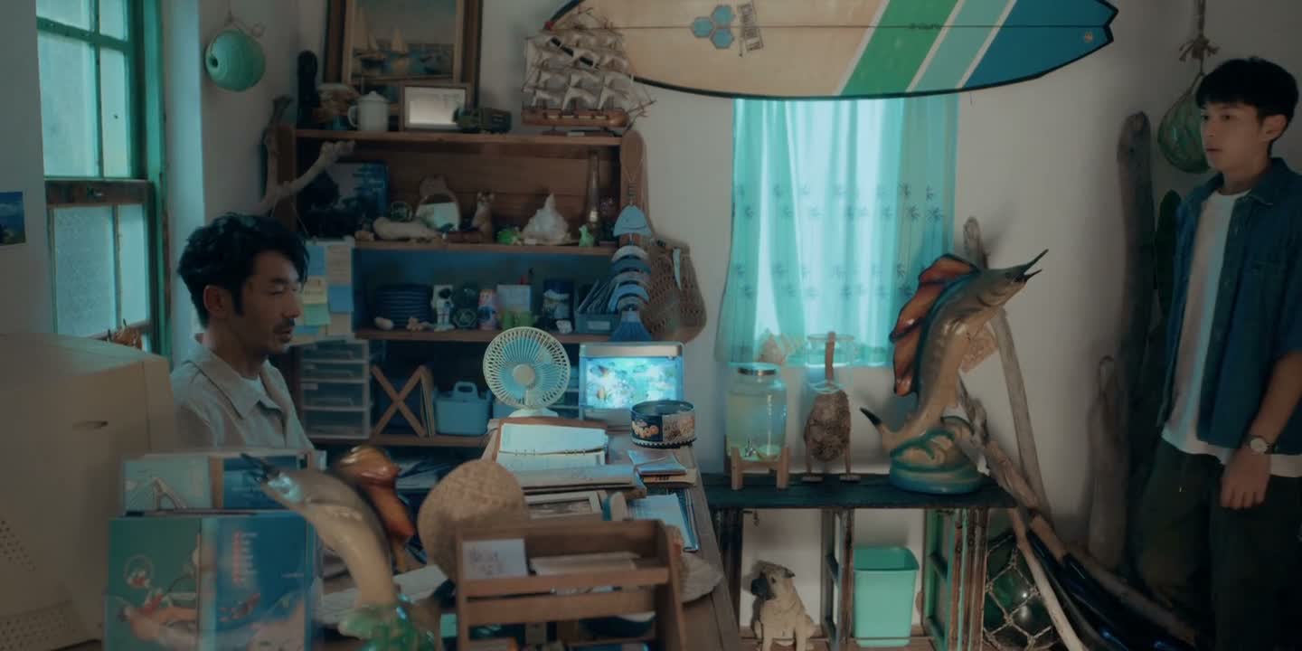 不是叫你去找胶带吗