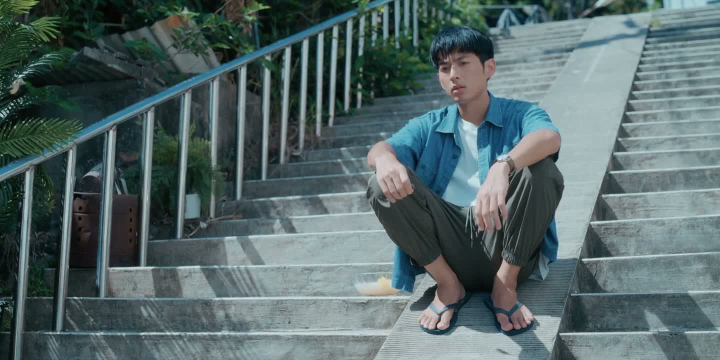 去跟小右坦诚什么