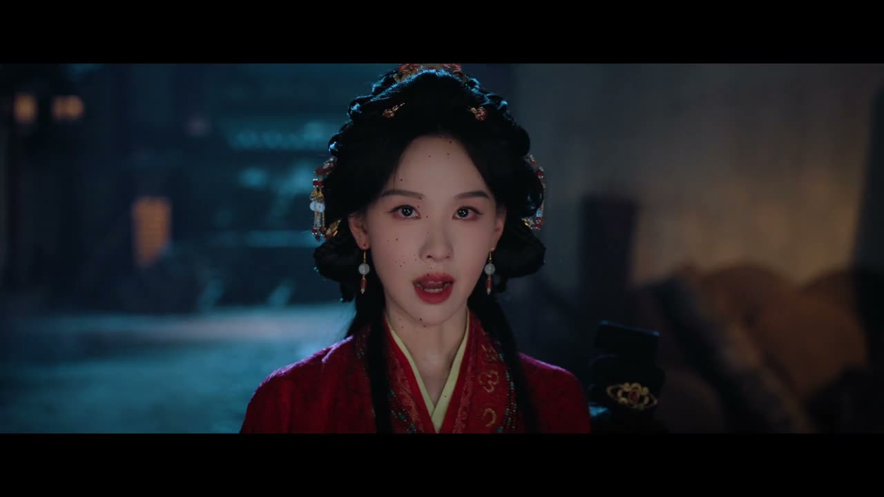 不然我们先在这里等他