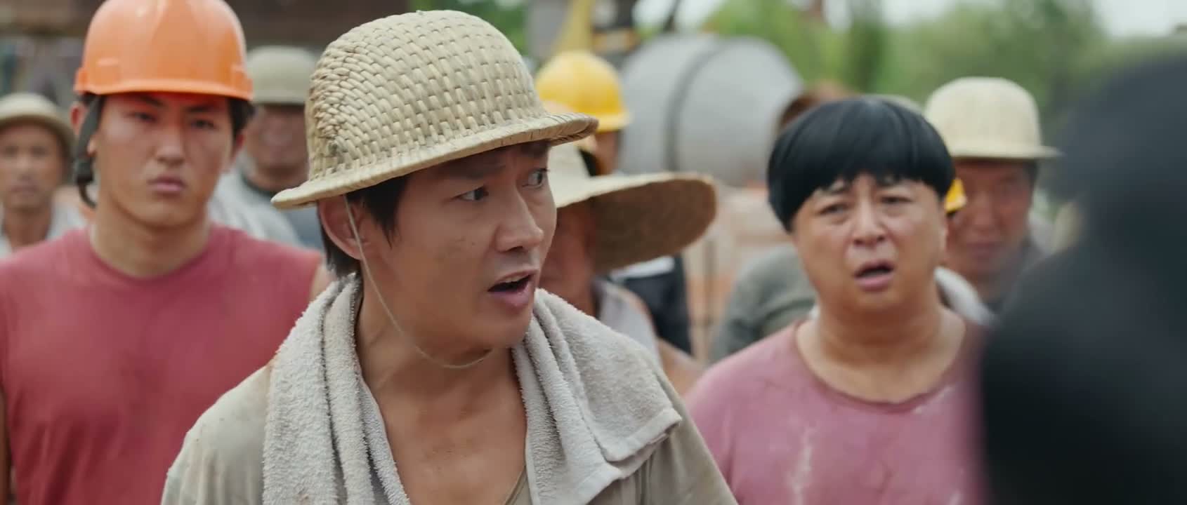 你晚上把这些钢筋都拖走了