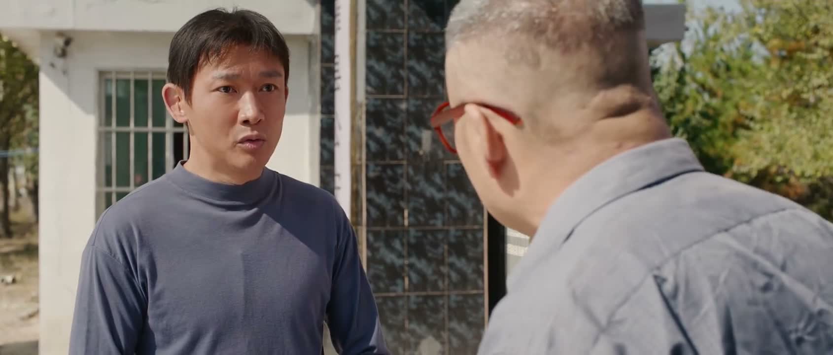 我 我找朱赫来警官