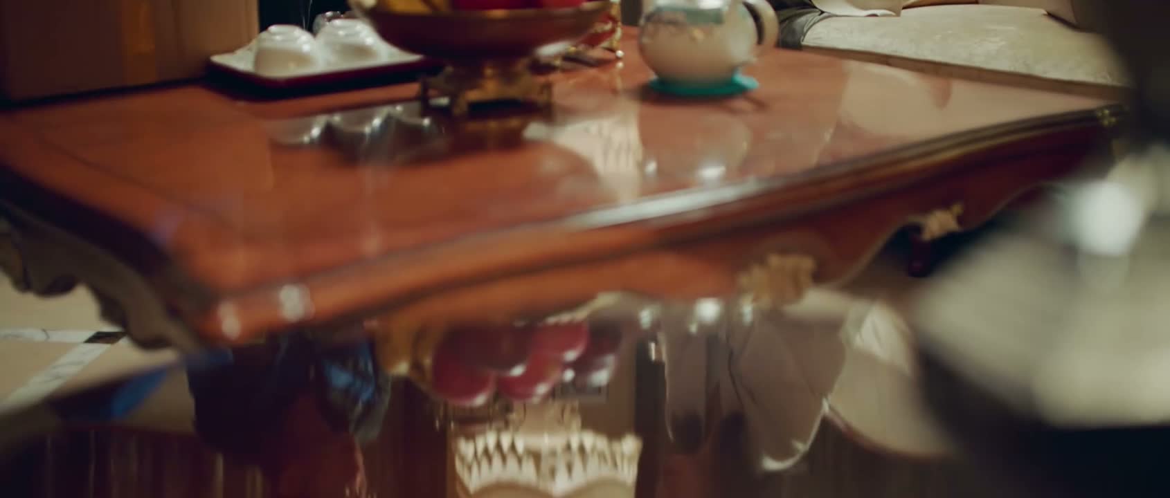 我只能穿成这样来见你
