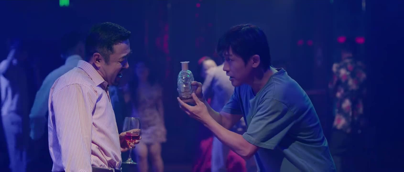 这些酒的钱可以从我工钱里扣