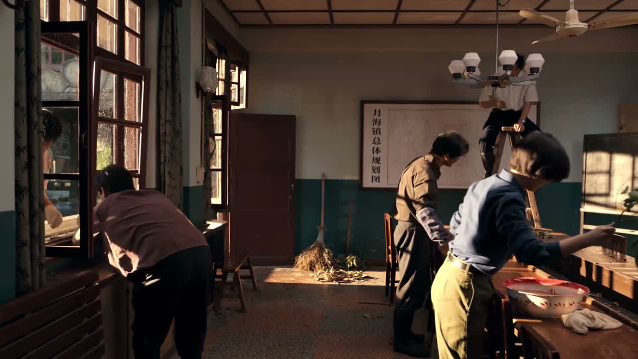 县里送物资的车来了