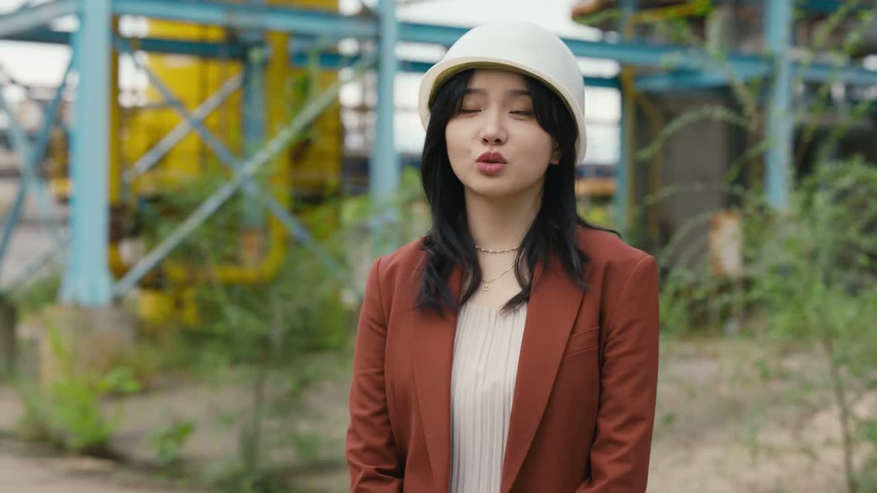 你能说动范伟杰来帮你