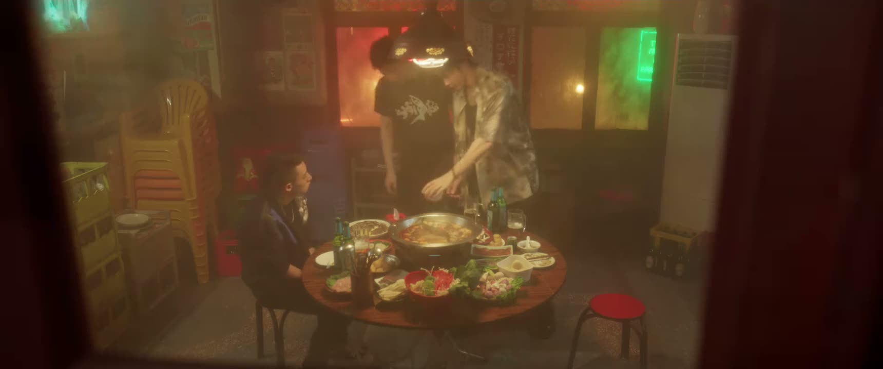 你说就说呗 动什么手啊