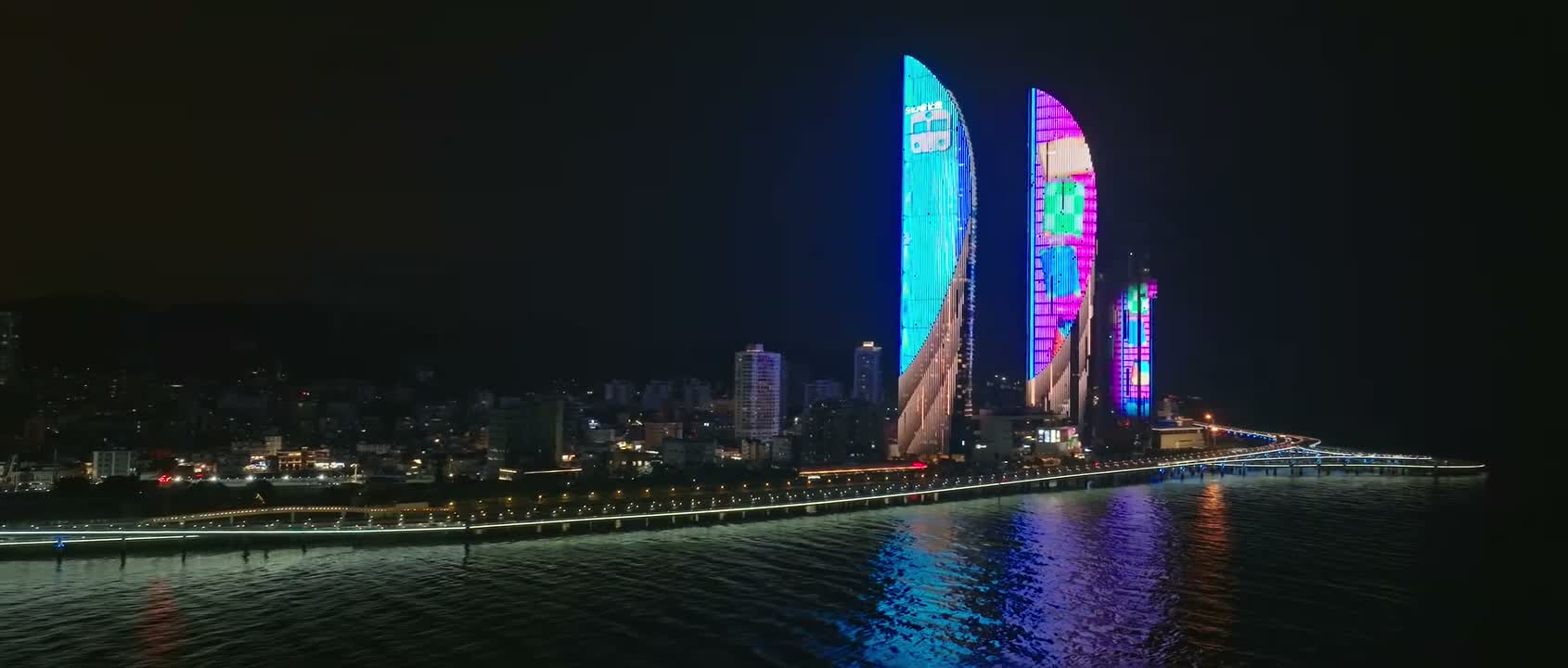 幸亏咱把衣服换回来了