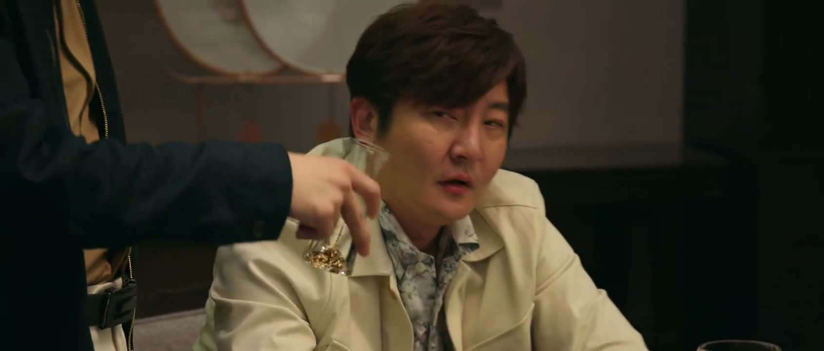 要不然 他这酒量有点不太行