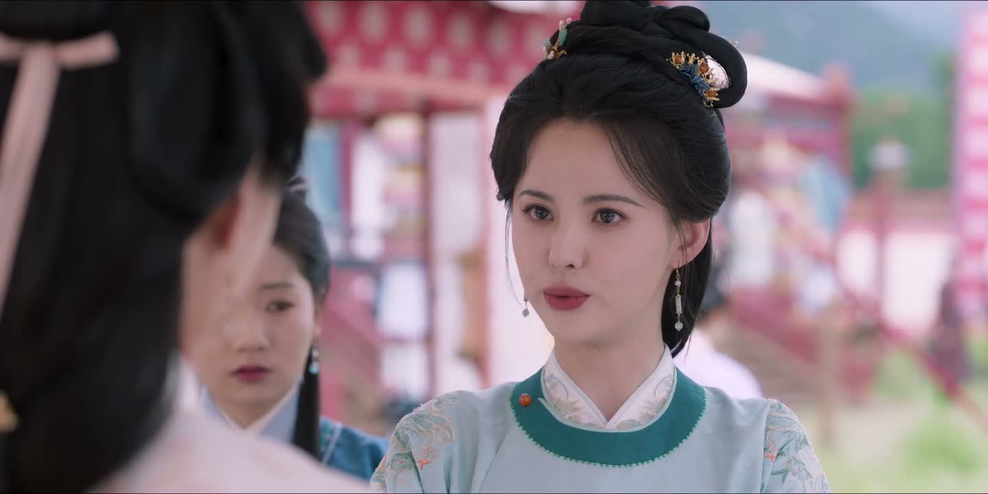 我们女子骑马射箭 同样无碍