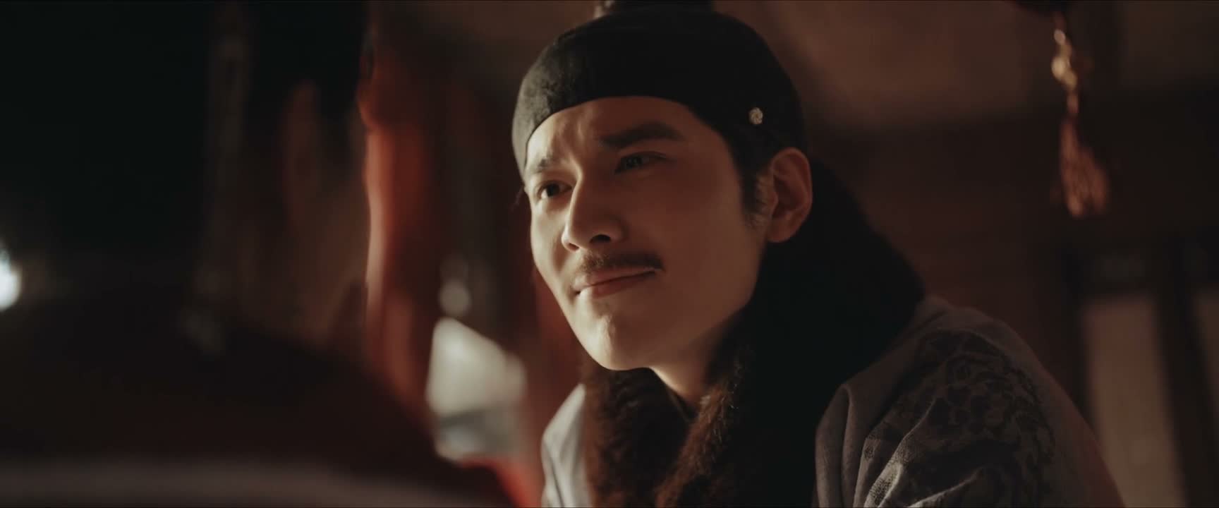 眼睛总笑得像一弯月亮