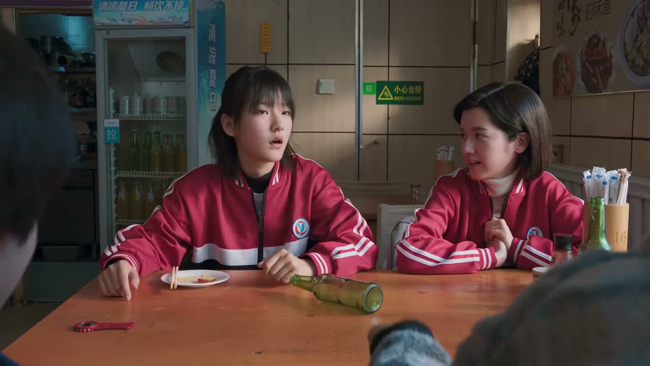 说 扎我车胎大钉子是你撒的不