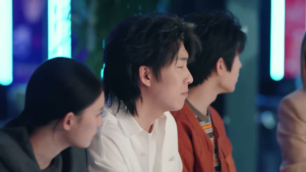其实你也烦他们 对吧