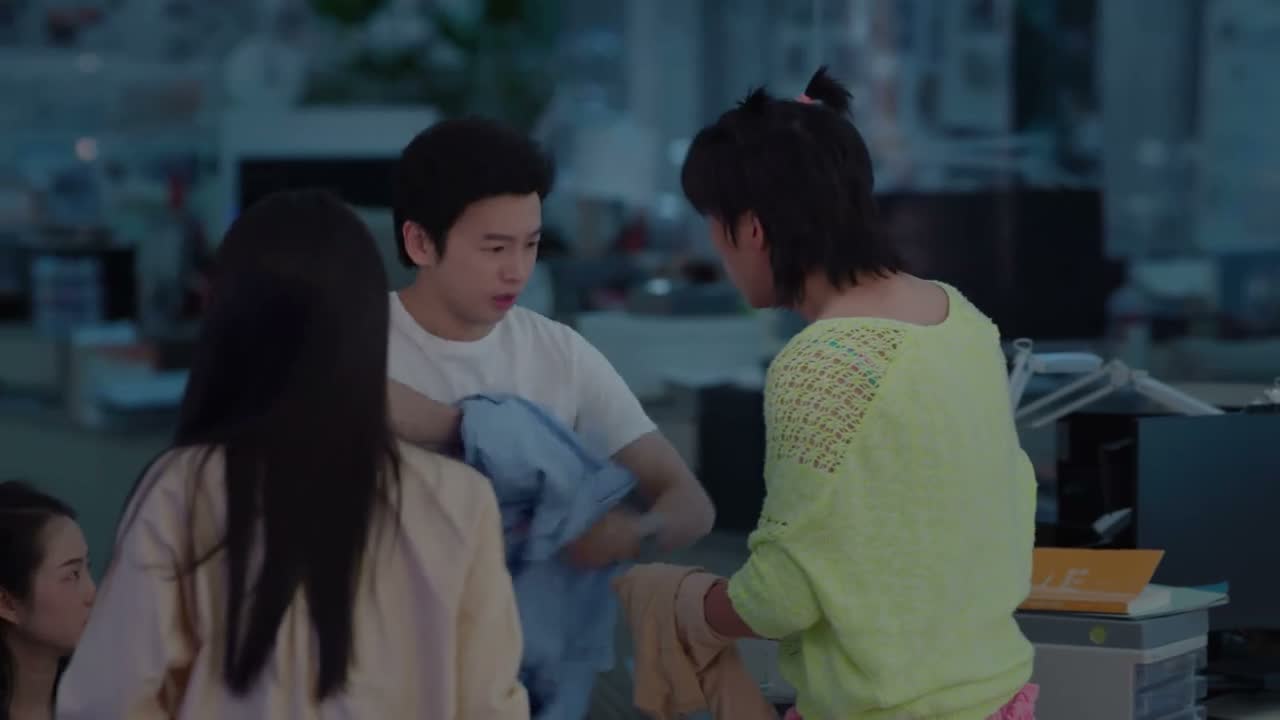我不知道你一直是这样直播的 赶紧把衣服换了