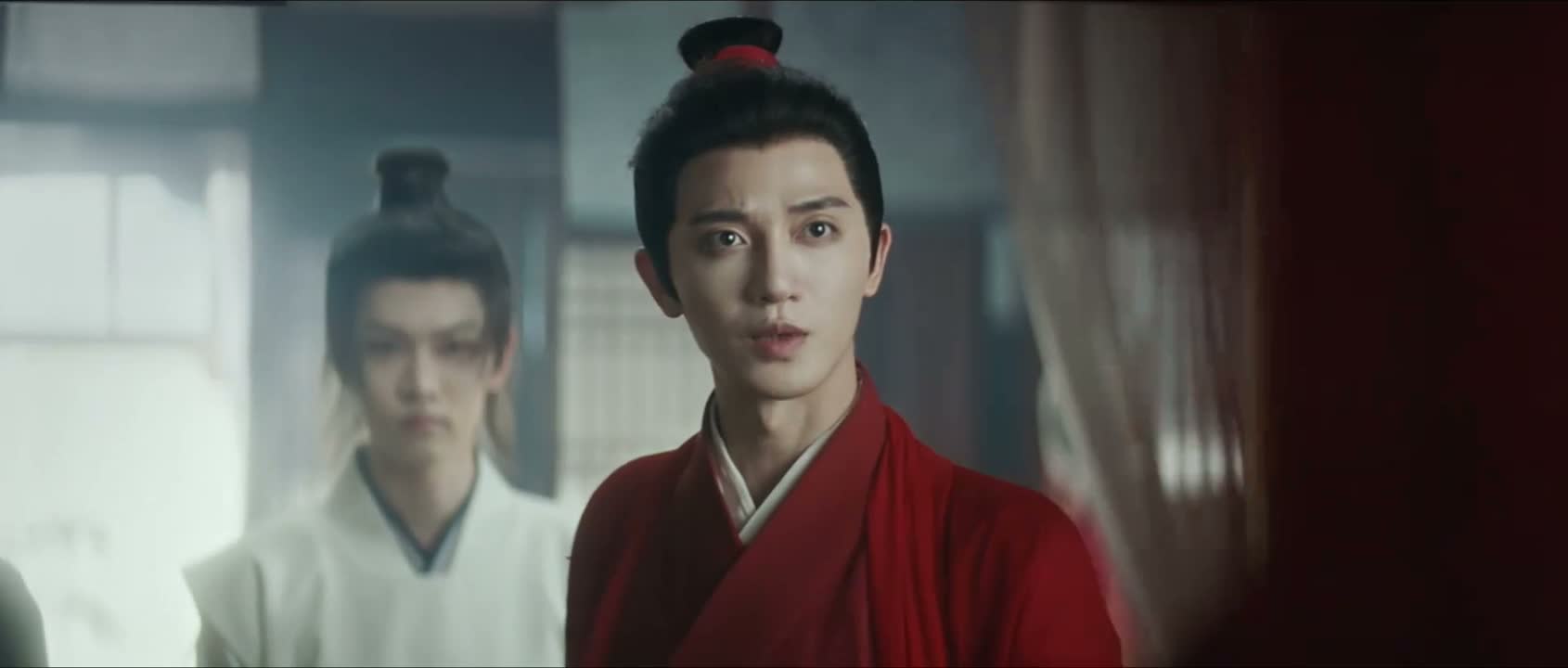 我亲眼看见她穿了戏服
