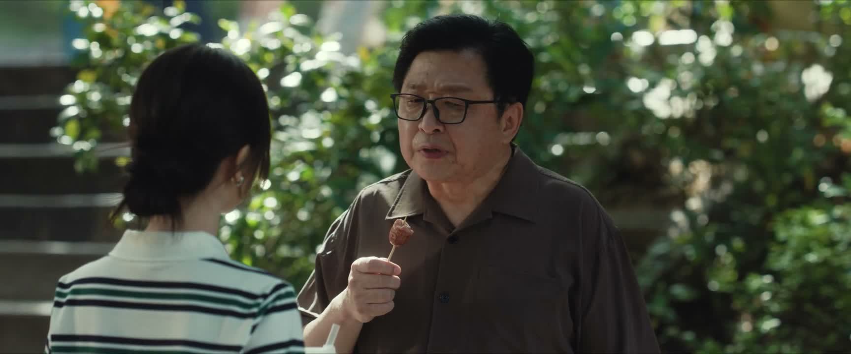 他们 是不是有些反常啊