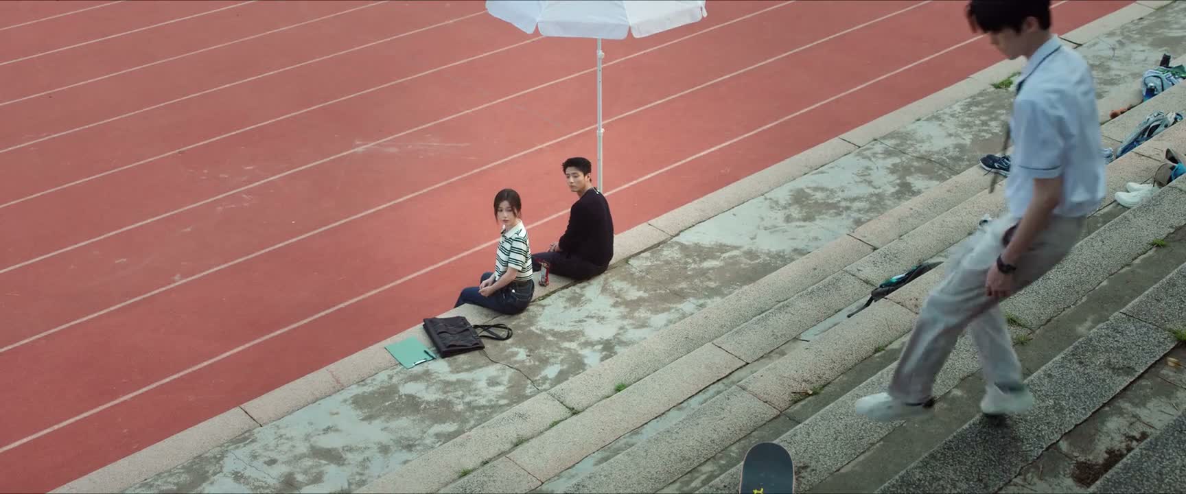 与某人和睦相处