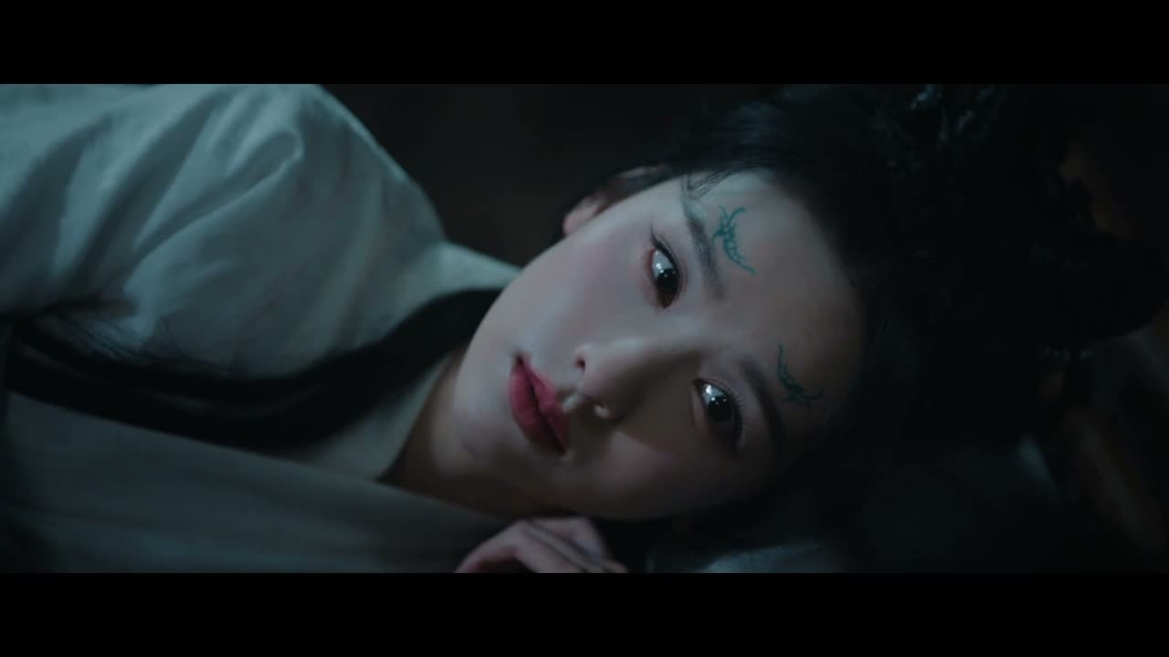 看那襁褓中的孩子
