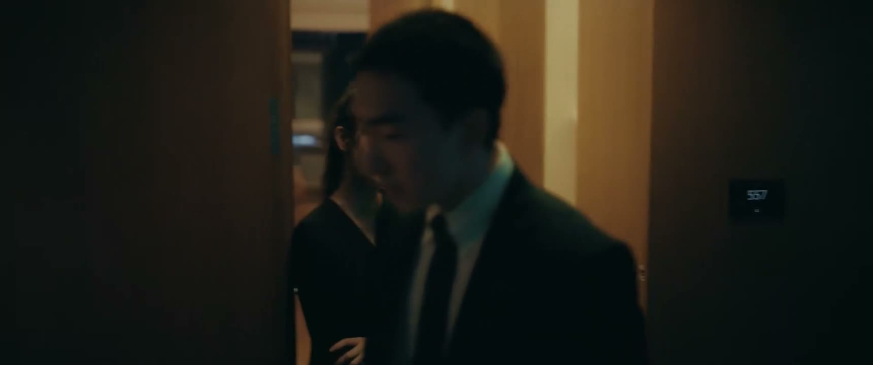 皓哥 你是不是喜欢我们老大呀