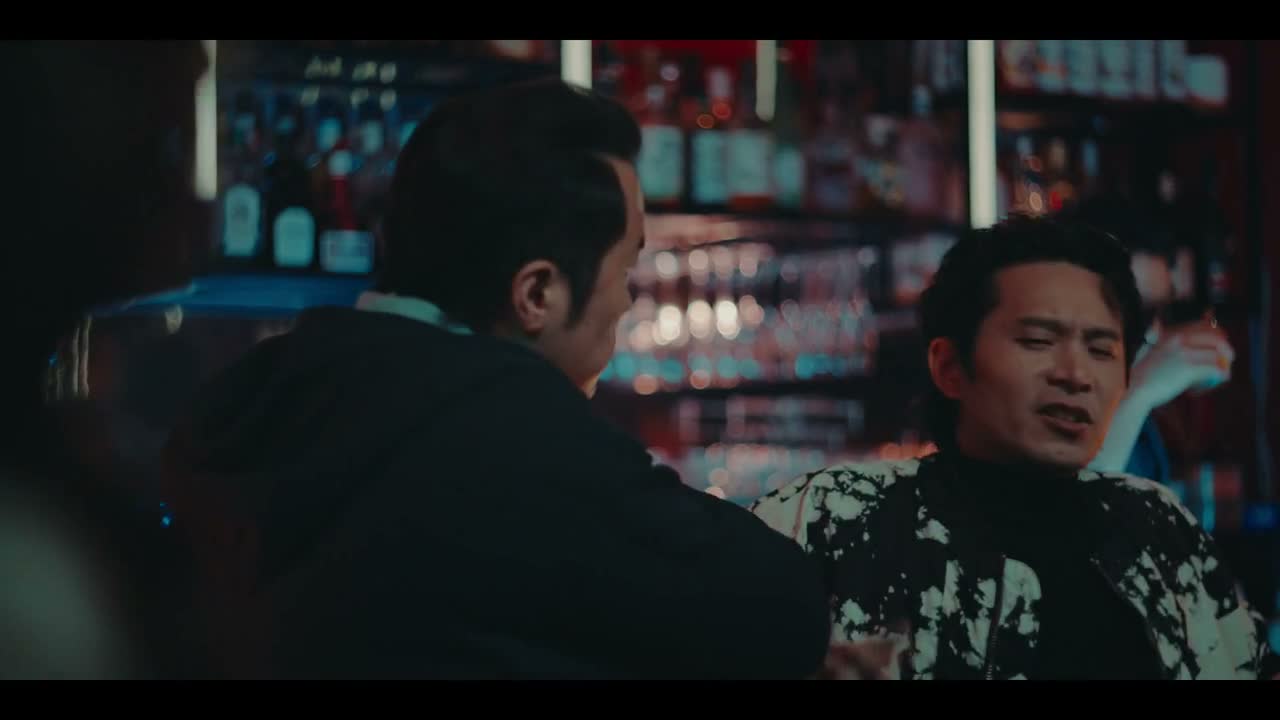 聊天的过程 你若有似无地去碰触她